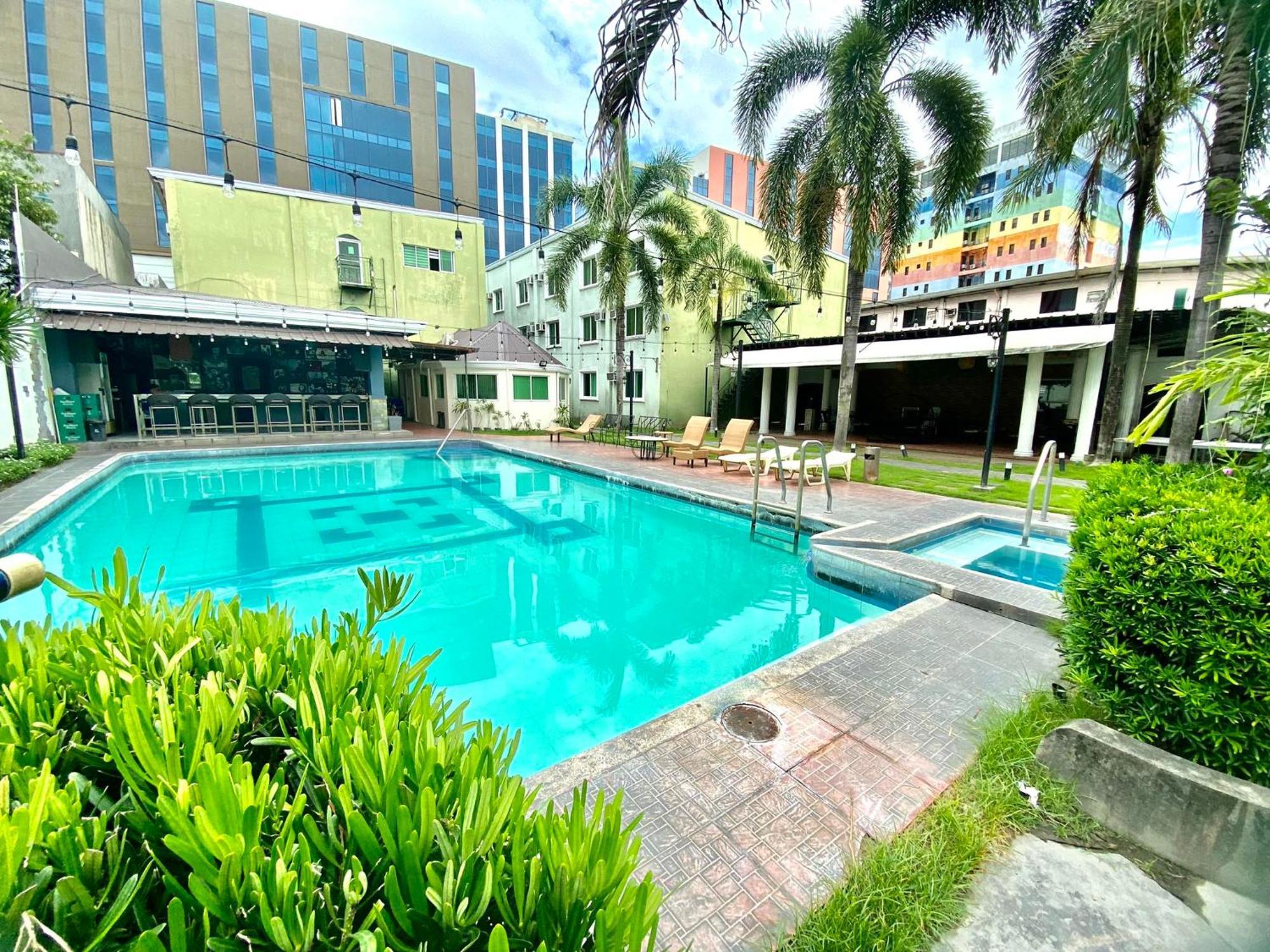 אנגלס Hotel Euroasia By Bluebookers מראה חיצוני תמונה