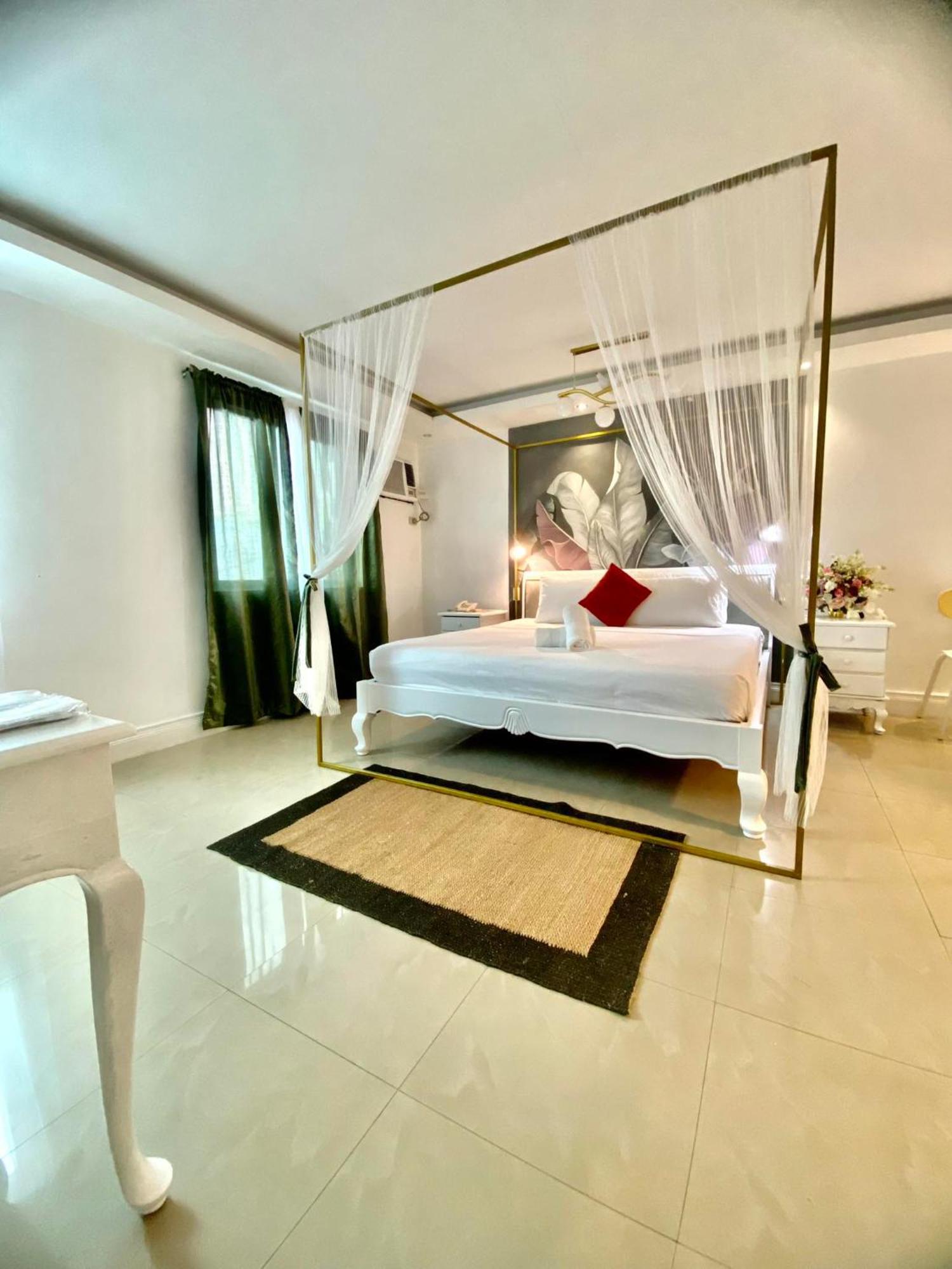 אנגלס Hotel Euroasia By Bluebookers מראה חיצוני תמונה