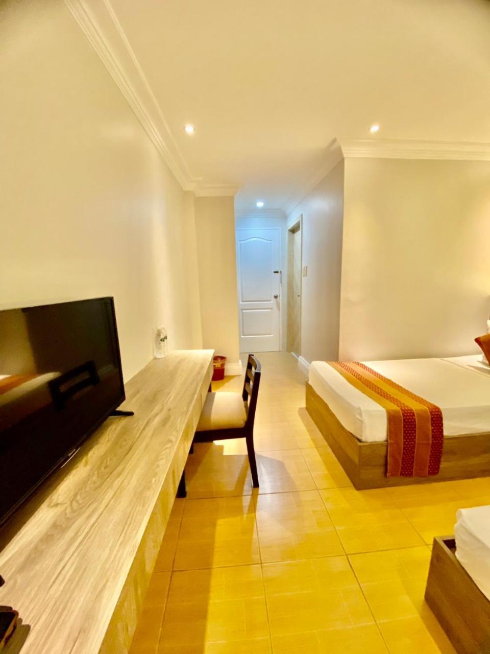 אנגלס Hotel Euroasia By Bluebookers מראה חיצוני תמונה