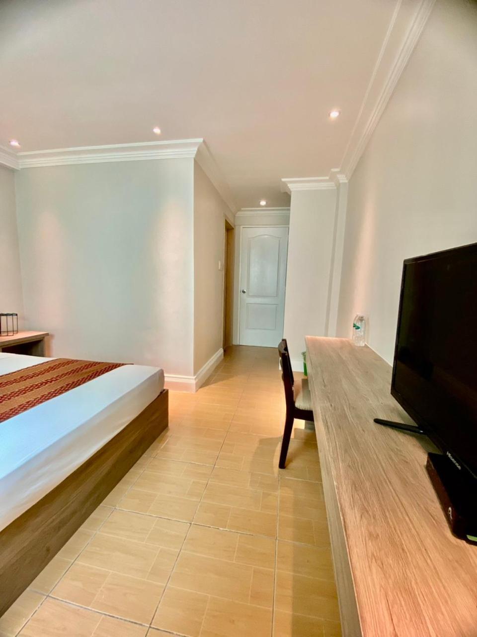 אנגלס Hotel Euroasia By Bluebookers מראה חיצוני תמונה