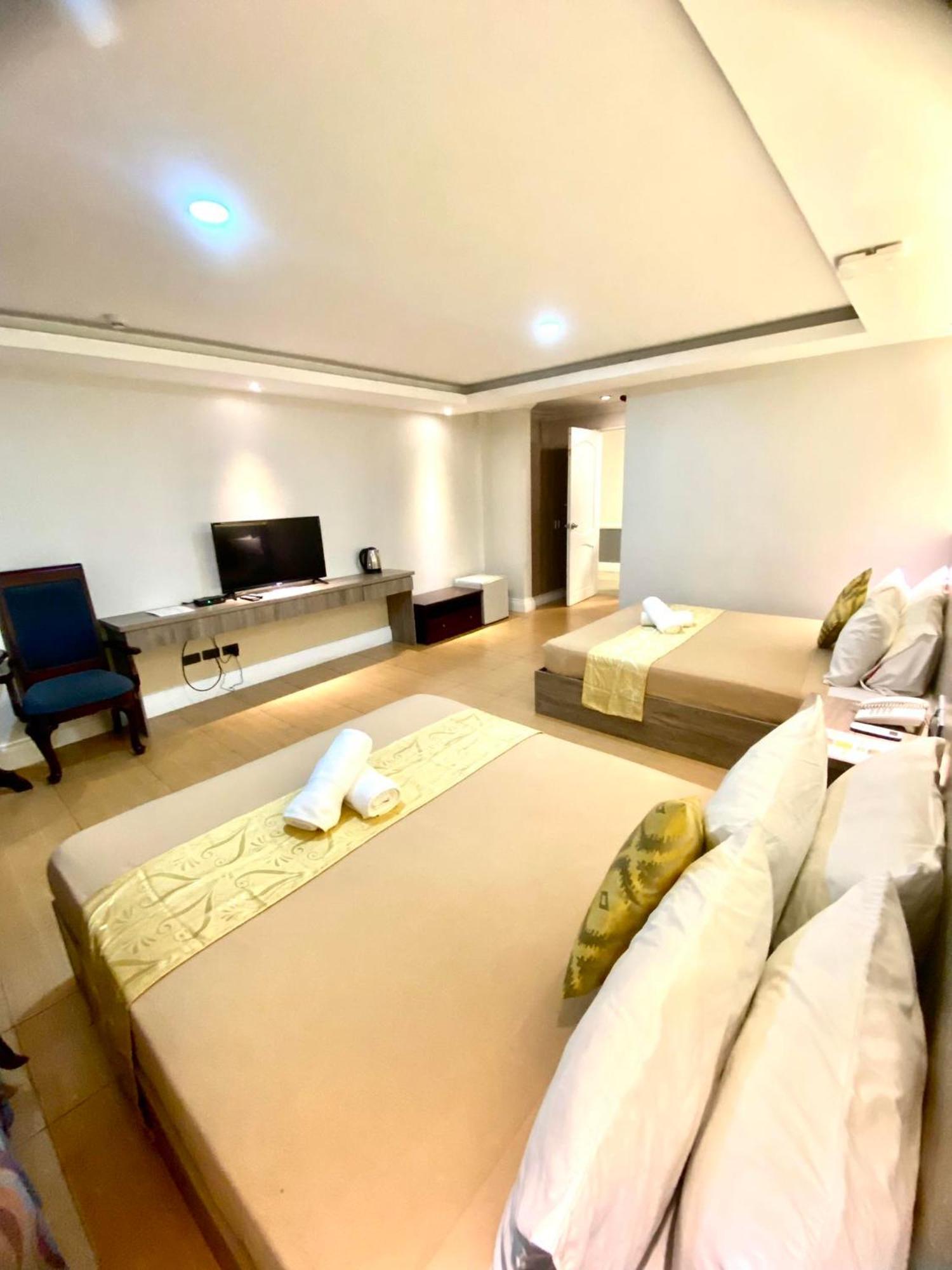 אנגלס Hotel Euroasia By Bluebookers מראה חיצוני תמונה