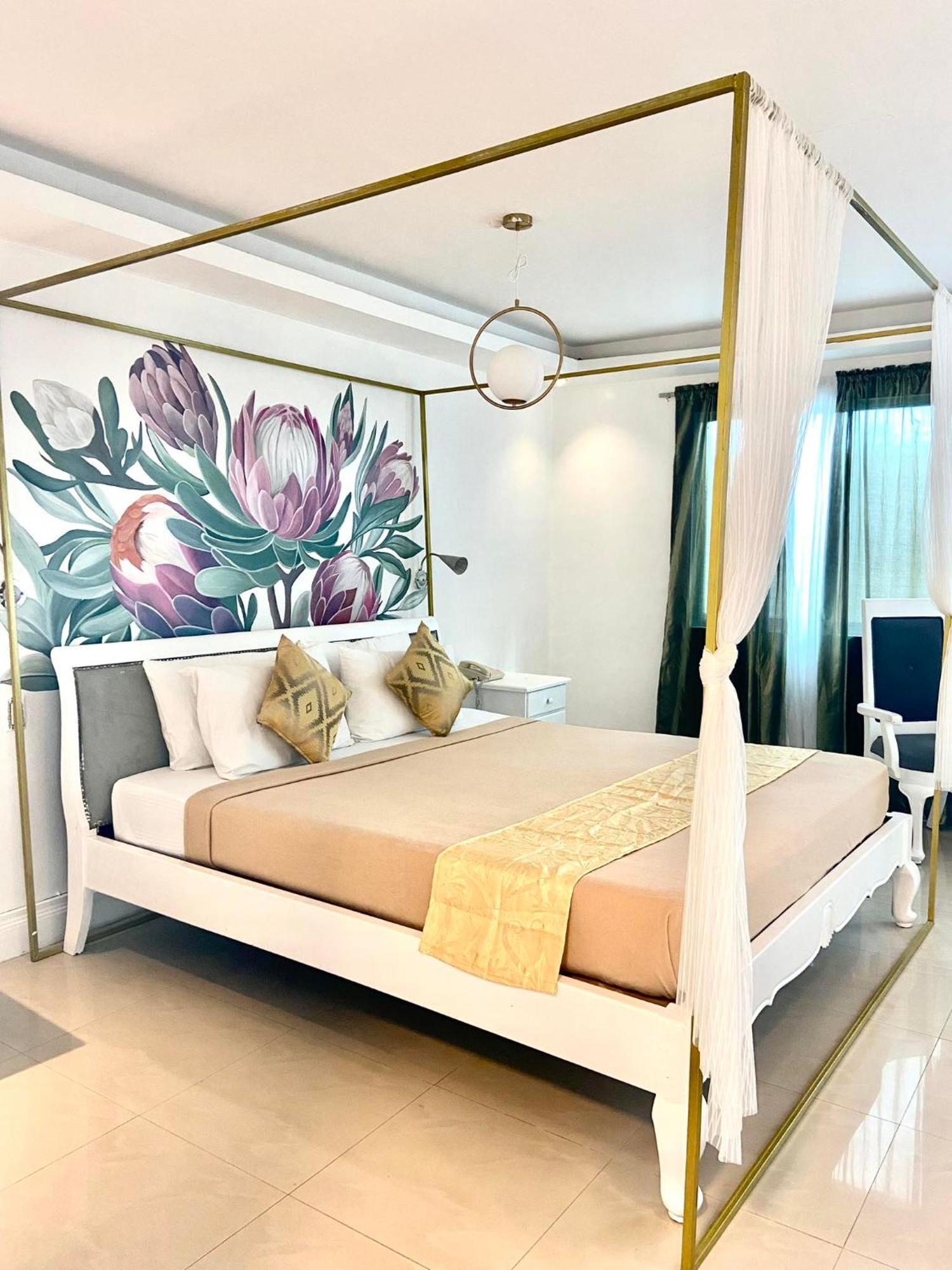 אנגלס Hotel Euroasia By Bluebookers מראה חיצוני תמונה